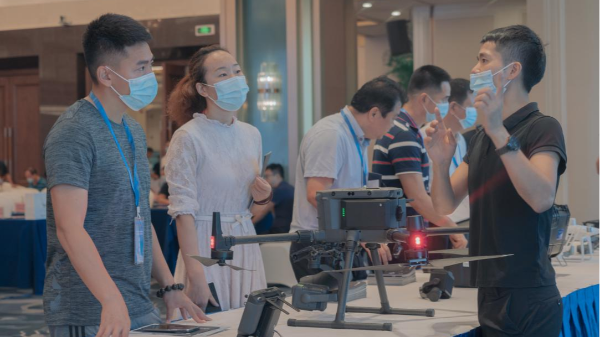 文章关键词：​宁波无人机培训机构，无人机培训，无人机执照，能飞航空无人机培训