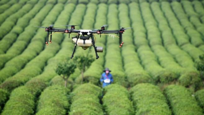 农业新利器：植保无人机的发展前景及五大优势